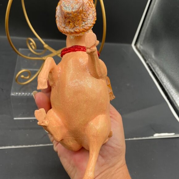 Resin Flying Pig with Flower Basket Glitter Pig Ornament with Display Stand - Picture 5 of 9